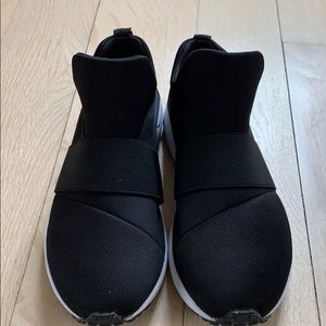 Steve Madden sneakers size 7.5.